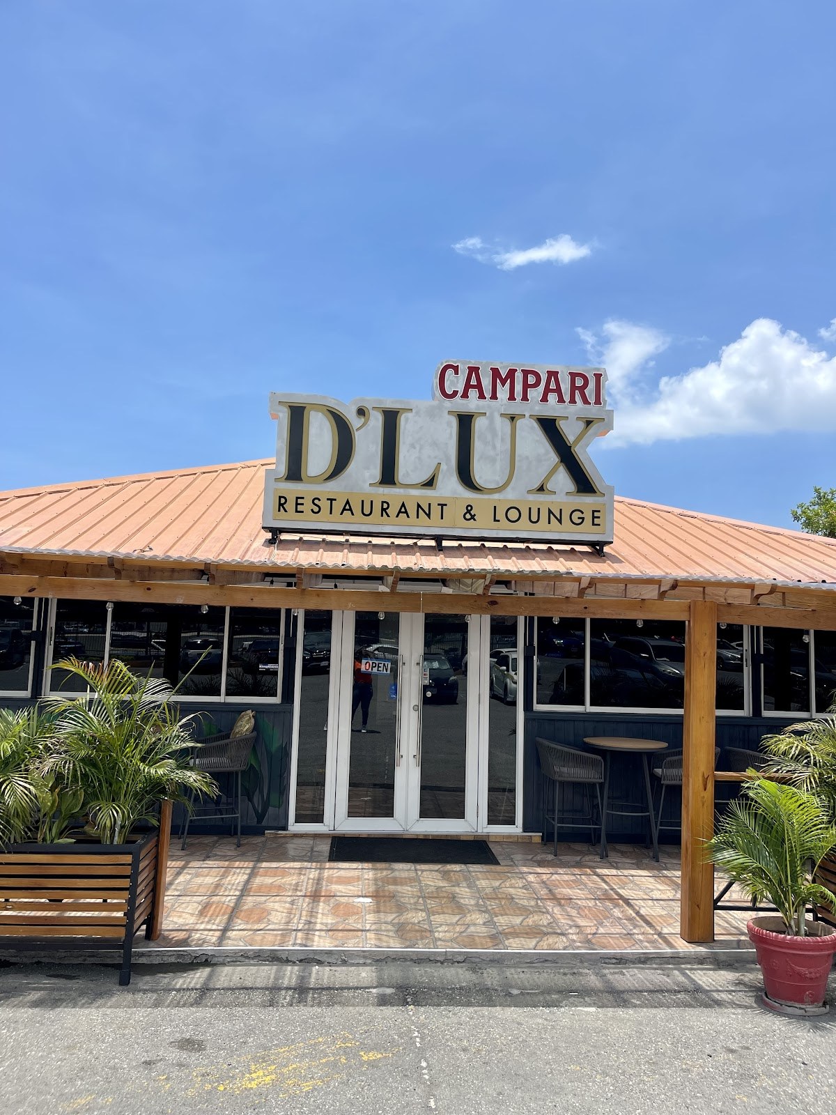 876 Terrace Bar And Grill — St. Catherine