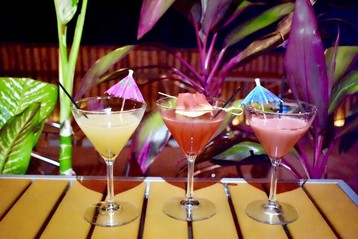 Hiddin Hut Bar & Grill photo 3