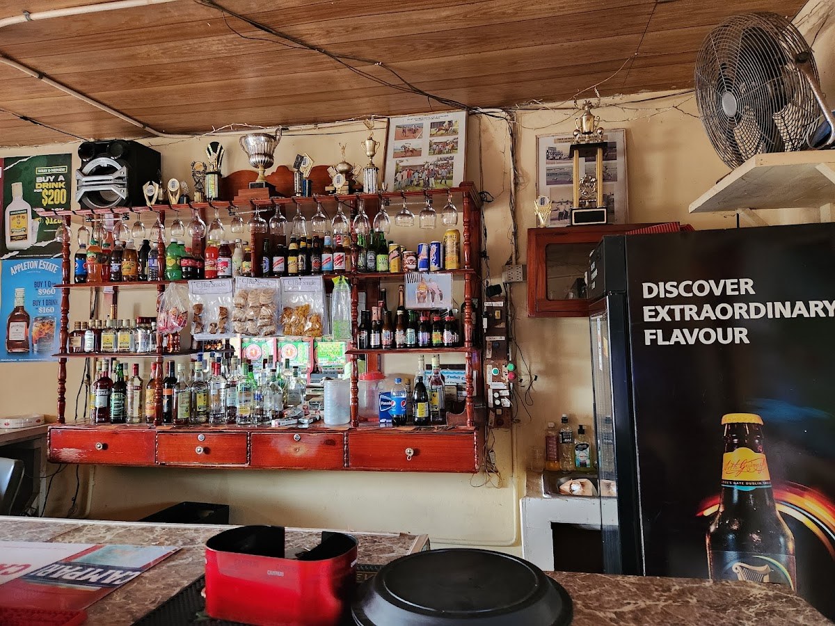 Repooh Bar and Seafood Restaurant — St. Catherine