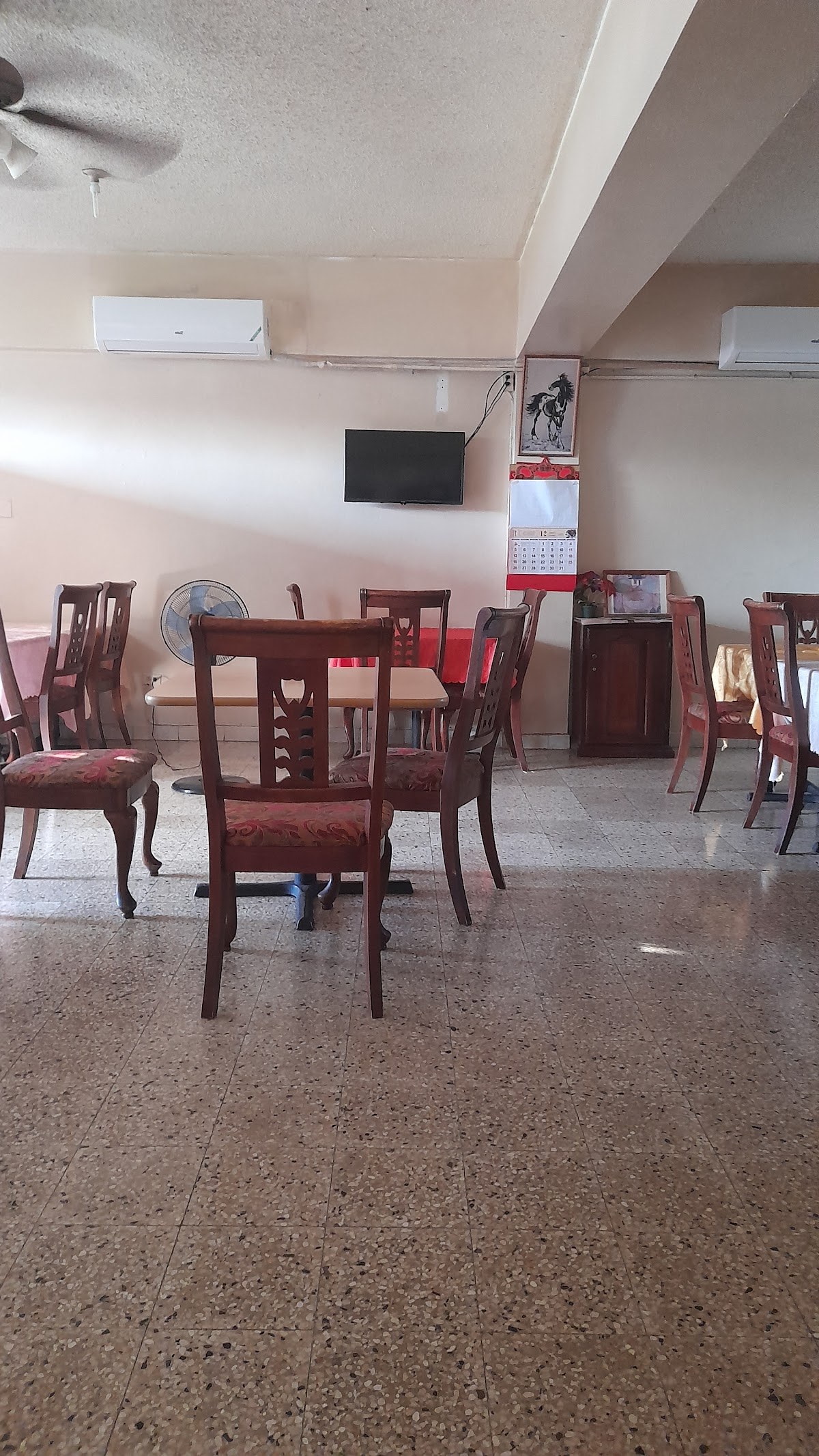 Lucky Chinese Restaurant — Clarendon