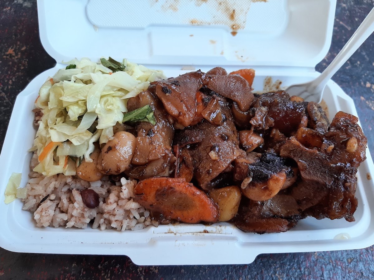 Deidre's Restaurant, Lounge & Catering Services photo 1