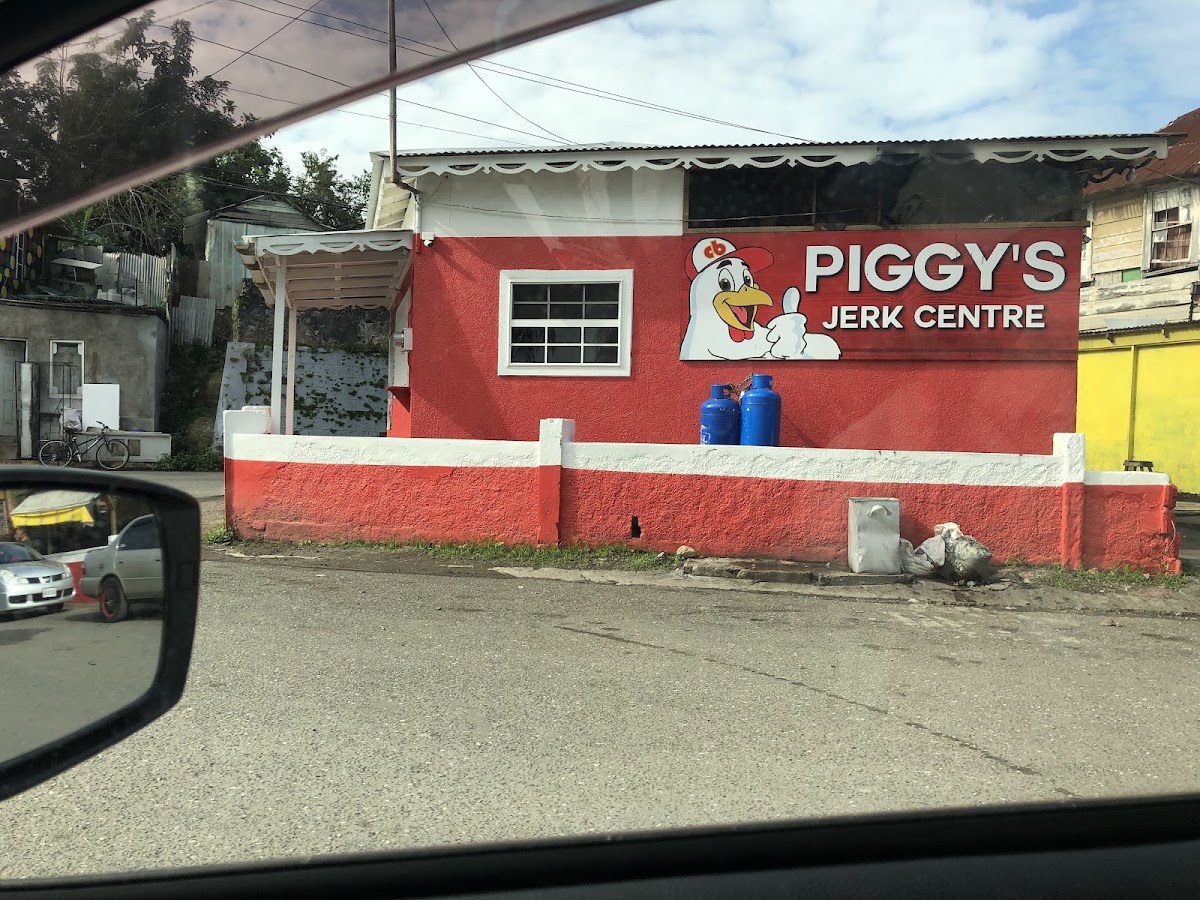 Piggy's Jerk Centre photo 1