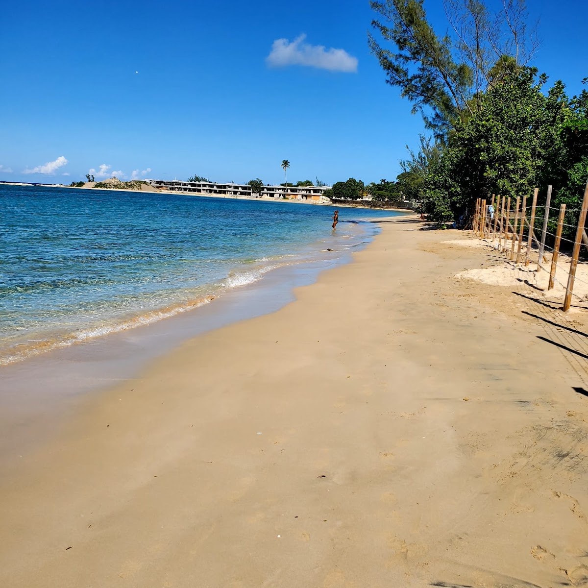 Flavours on the Beach (Flavours Beach Bar & Restaurant) photo 2