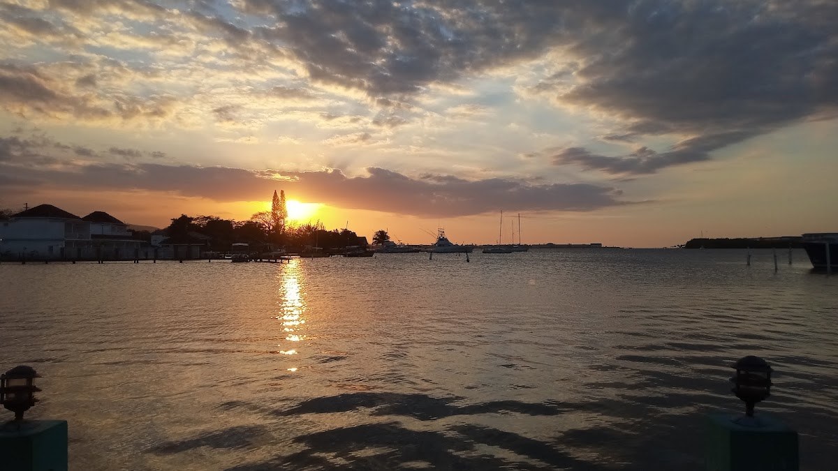 Glistening Waters Restaurant & Marina photo 3