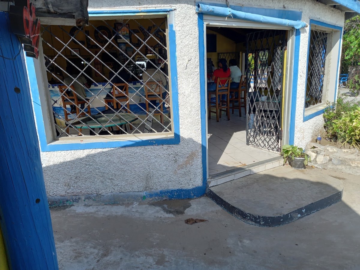 Cloggy's On The Beach — St. Elizabeth
