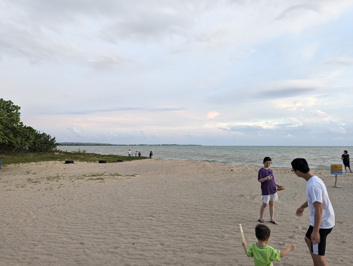 Cloggy's On The Beach photo 3