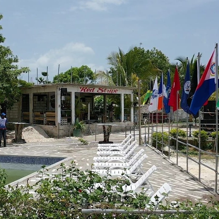 Dymond Lawn Bar & Grill photo 2