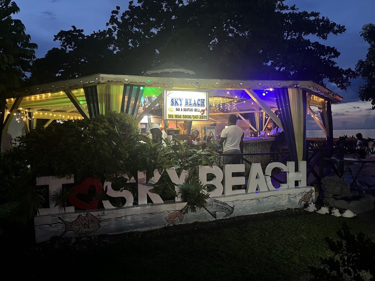 Sky Beach Bar & Seafood Grill photo 3