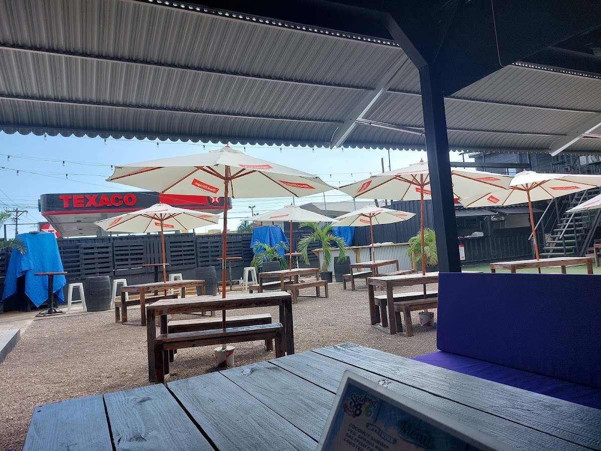 Di Lot | Restaurant & Bar — St. Andrew