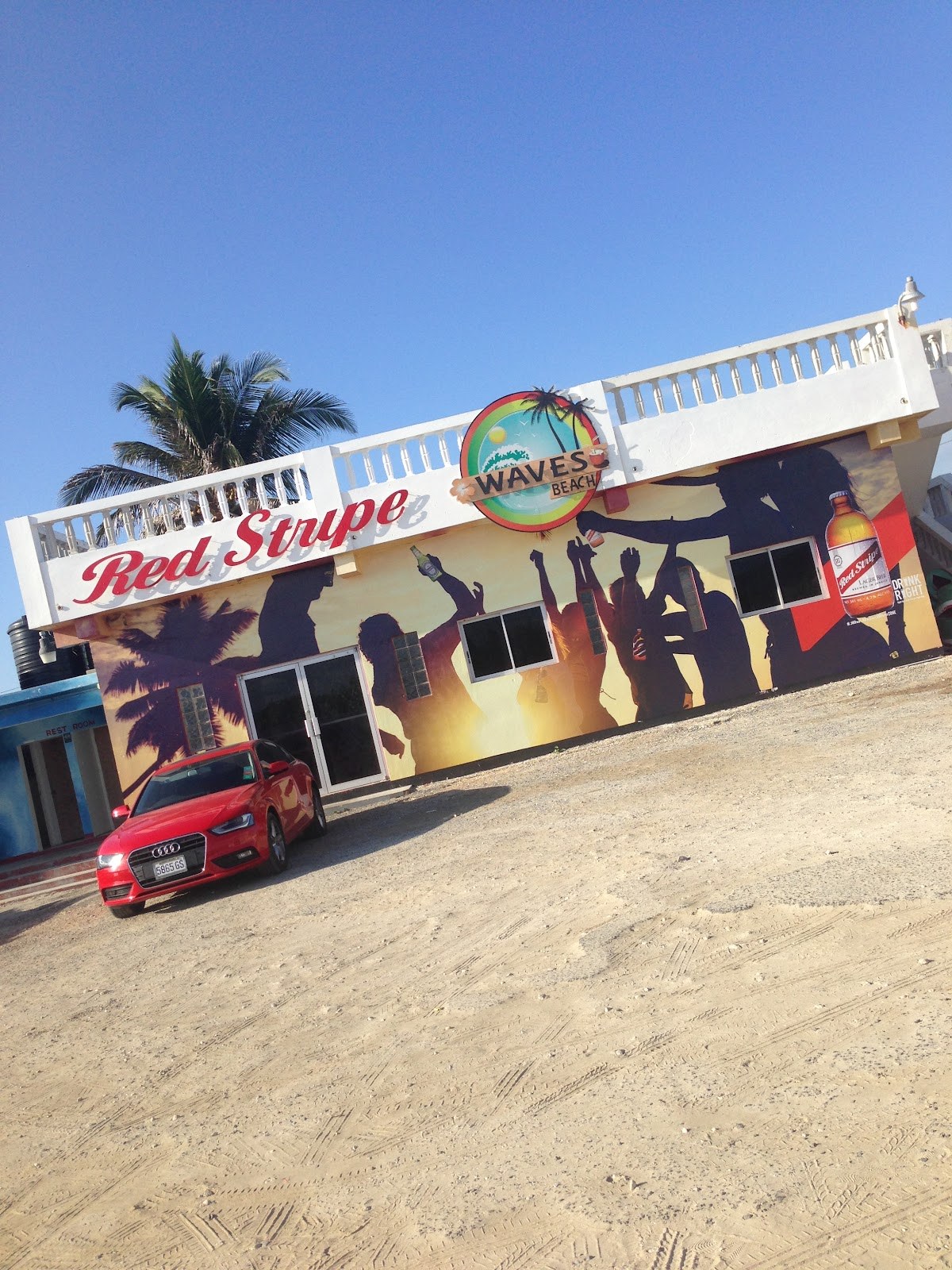 Waves Beach — St. Catherine