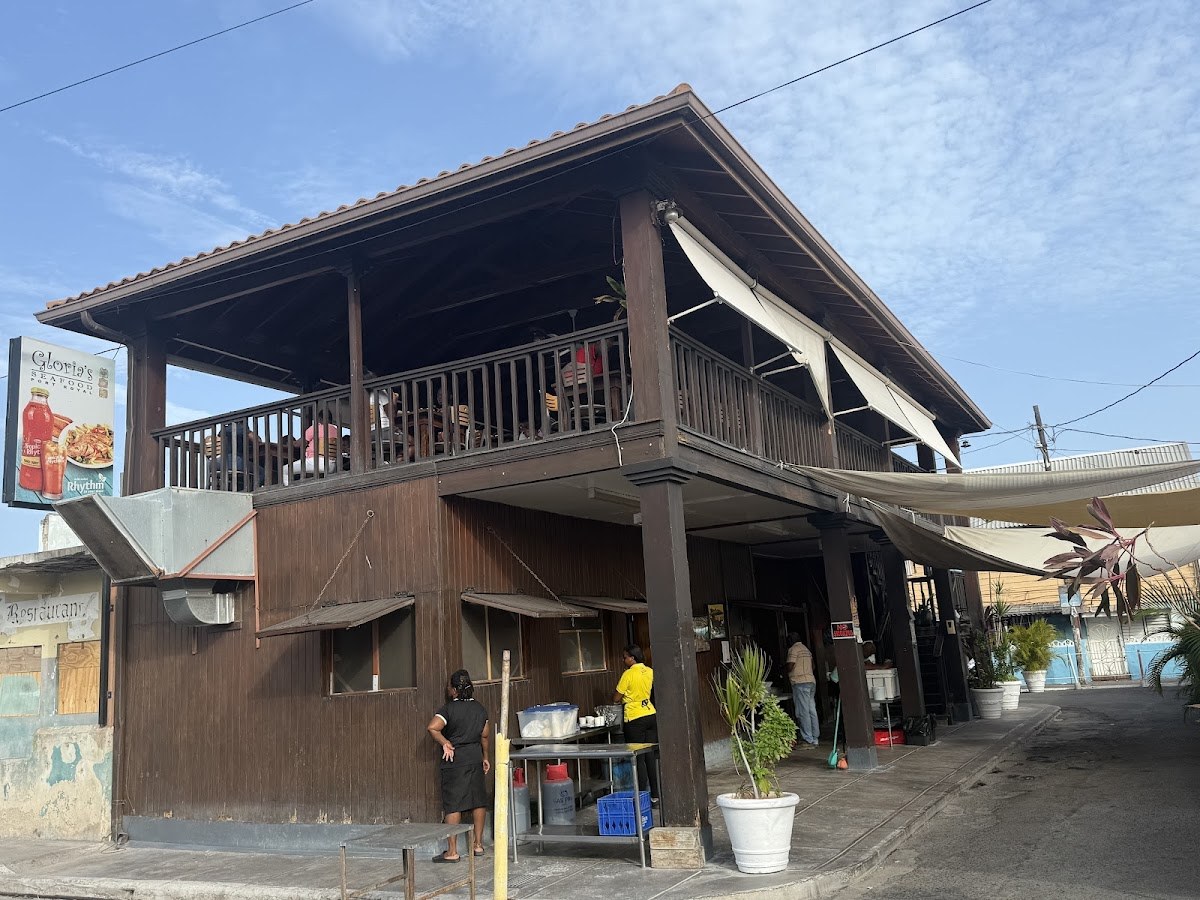 Gloria's photo 3
