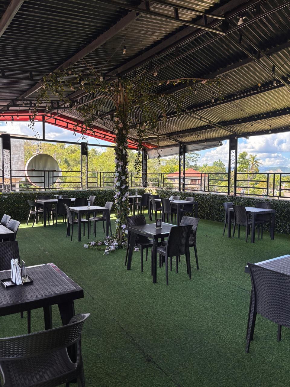 Brick Lounge — Clarendon