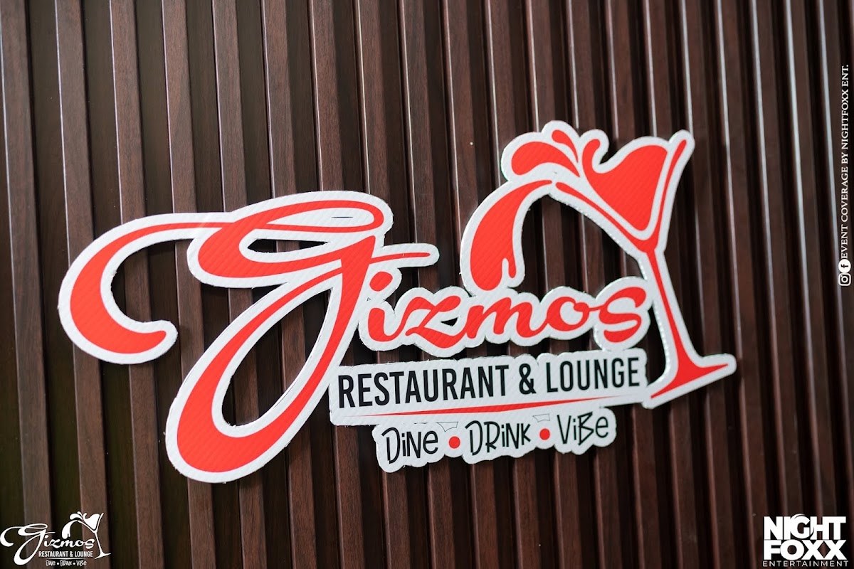 Gizmos Restaurant & Lounge photo 2