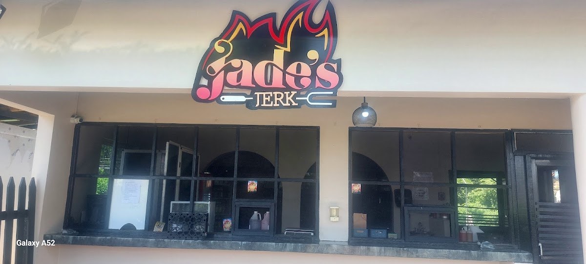 Luana's Jerk Centre & Sports Bar — St. Elizabeth