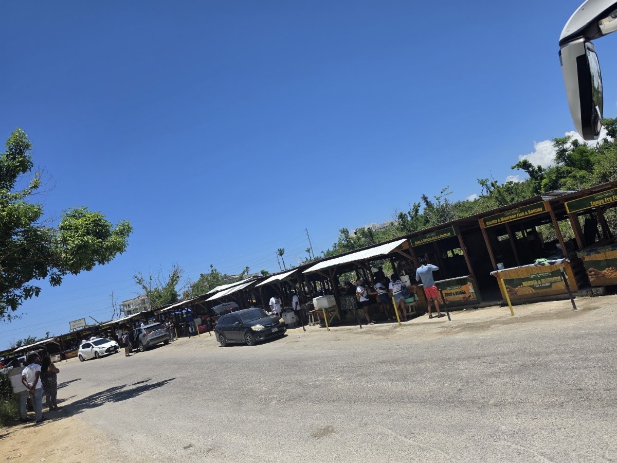 St Elizabeth & Westmoreland Border Food Stop photo 3