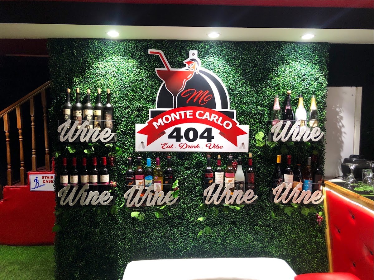 Monte Carlo 404 lounge photo 3