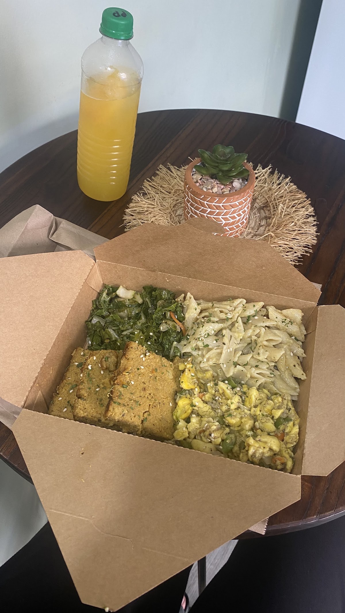 Lyn's Vegetarian Restaurant photo 3