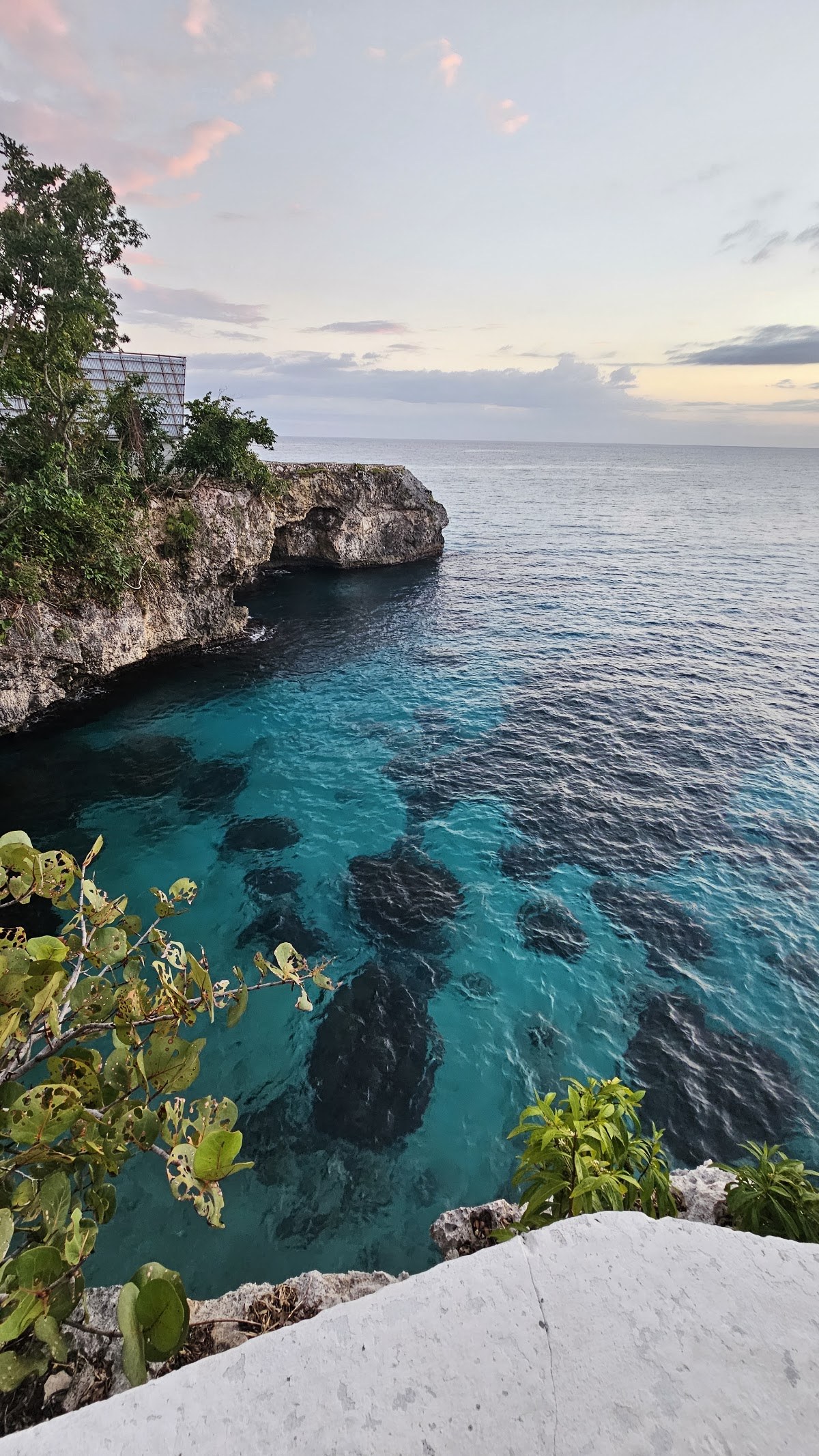 LTU Cliff Bar and Restaurant photo 3