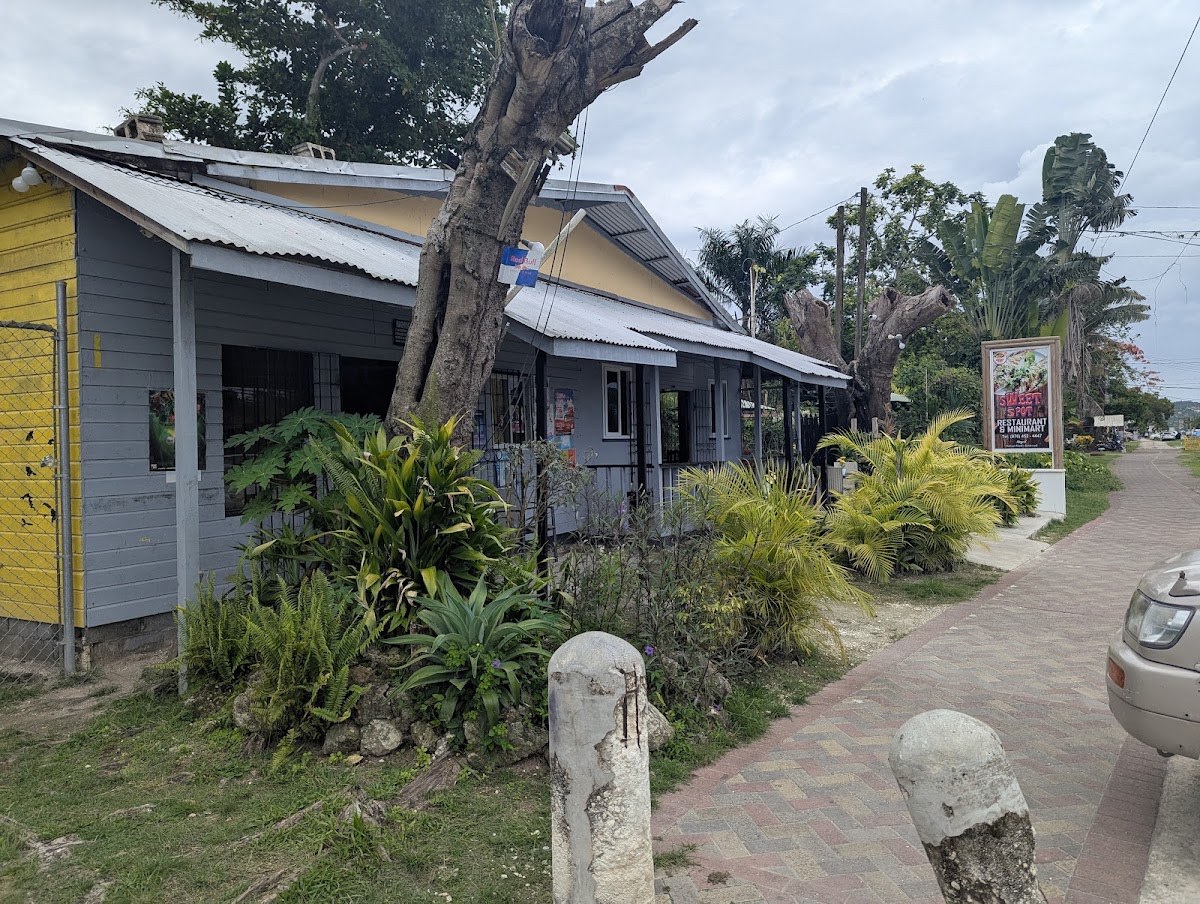 Sweet Spot | Restaurant And Mini Mart photo 3