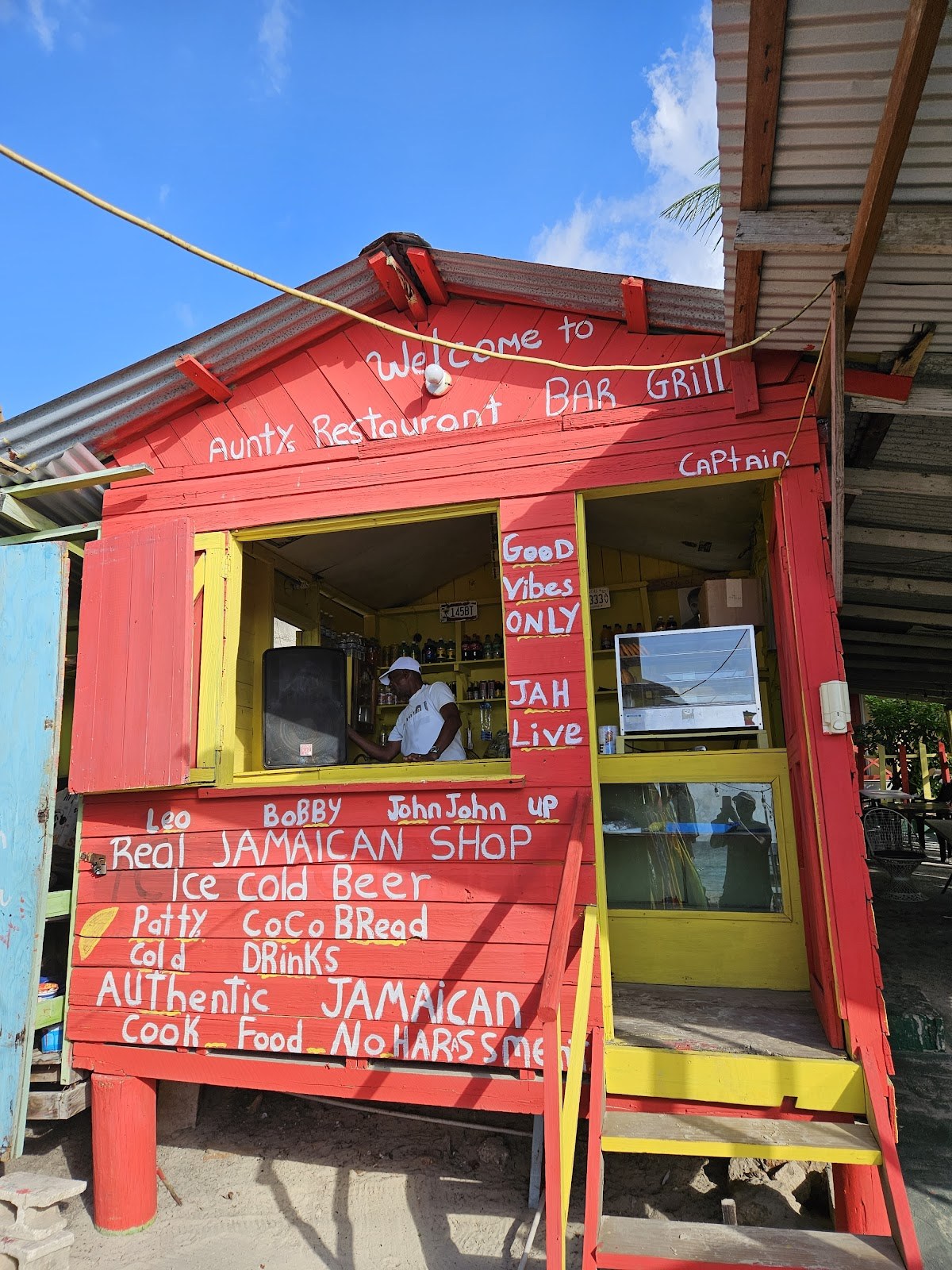 Aunty’s | Restaurant • Patty Shop • Bar & Grill photo 2