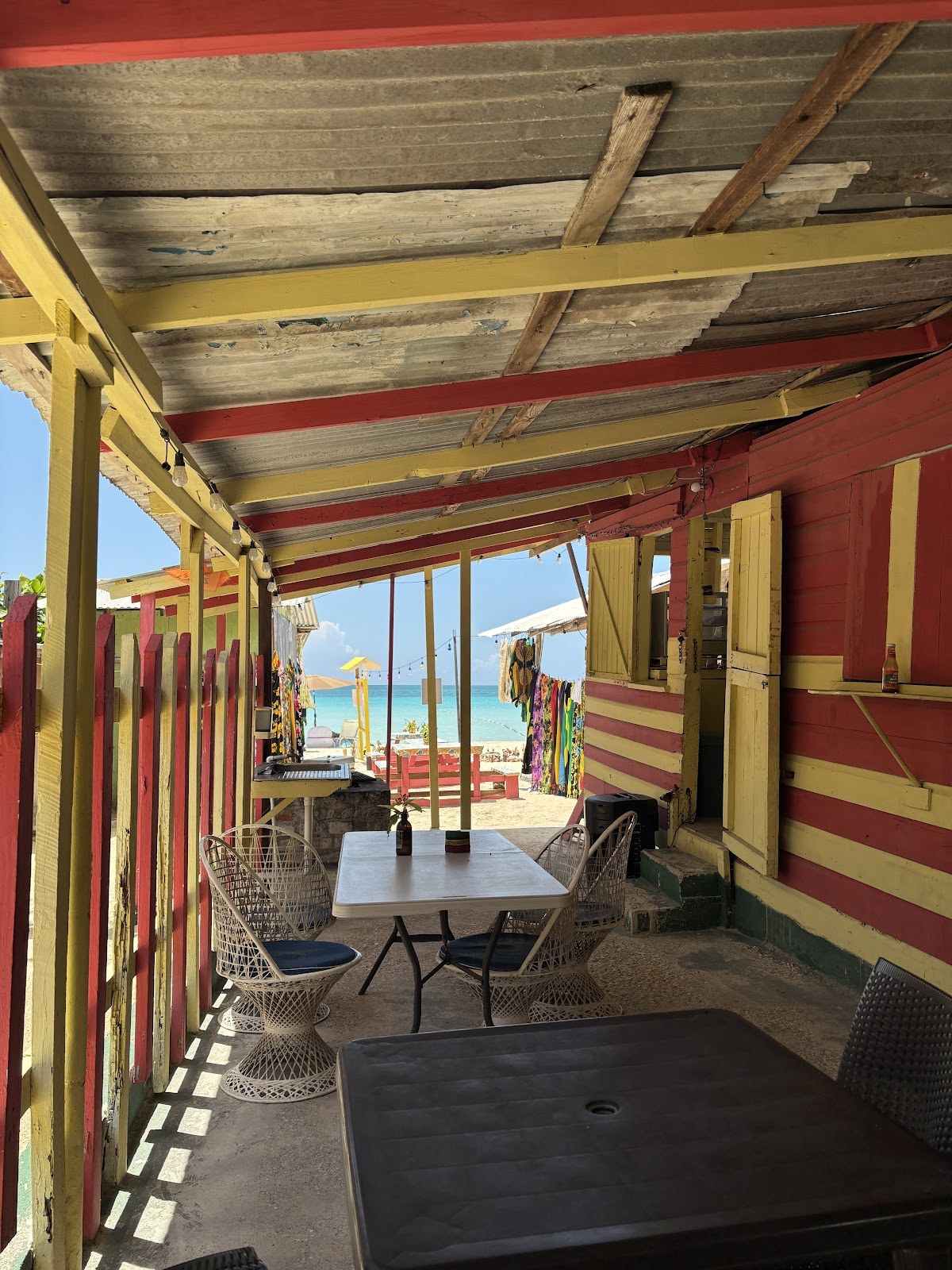 Aunty’s | Restaurant • Patty Shop • Bar & Grill photo 3
