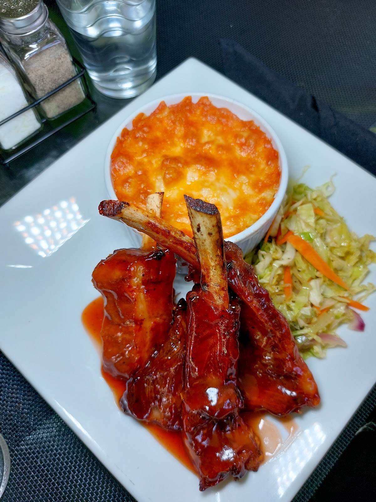 Red Carpet Restaurant, Bar & Lounge photo 1