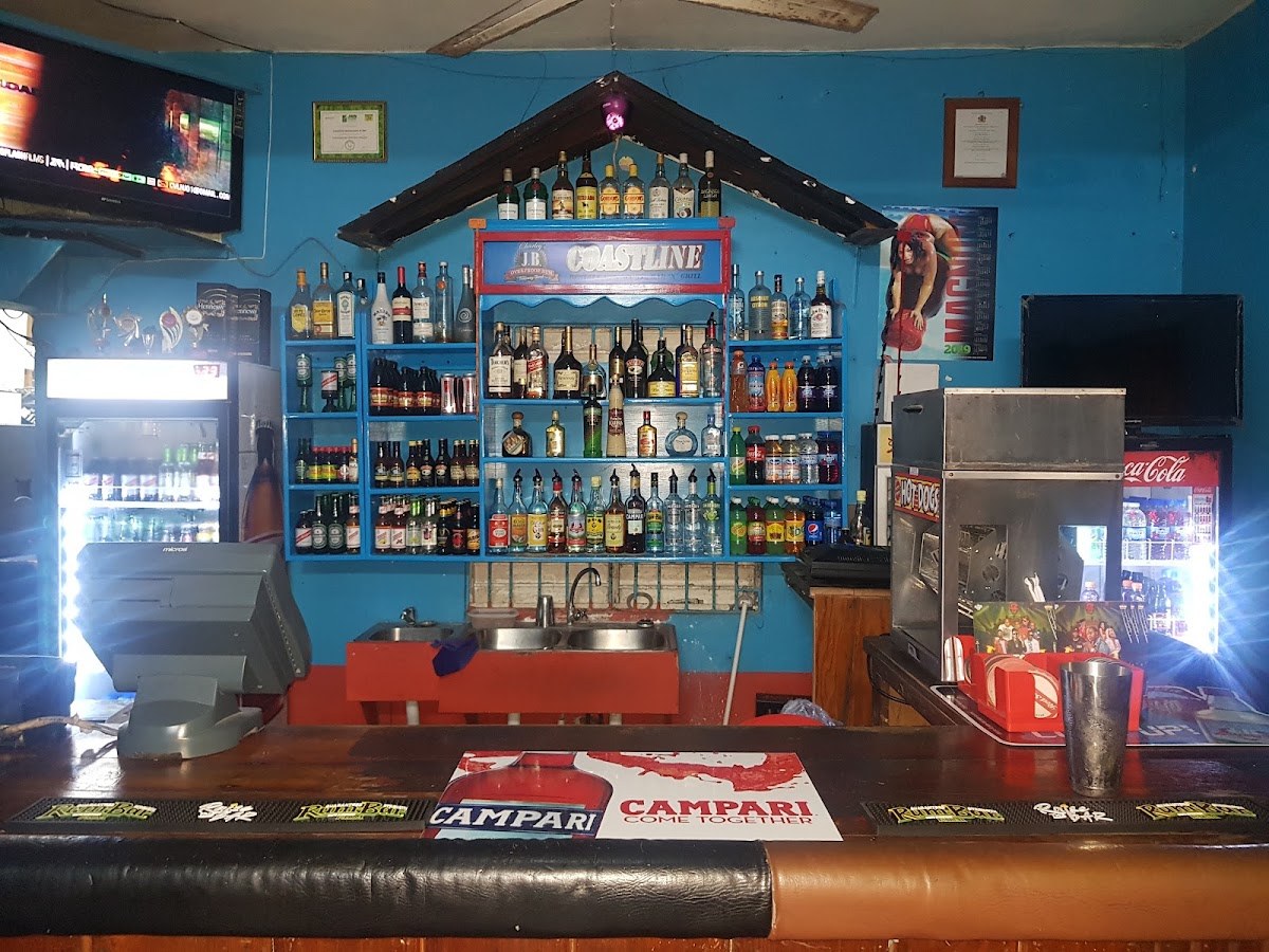 Coastline Restaurant Sports Bar "N" Grill. photo 2