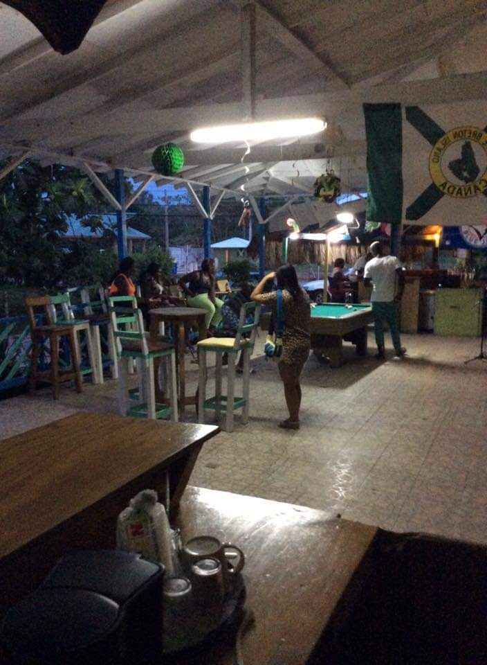 Anny's Restaurant bar & Grill photo 2