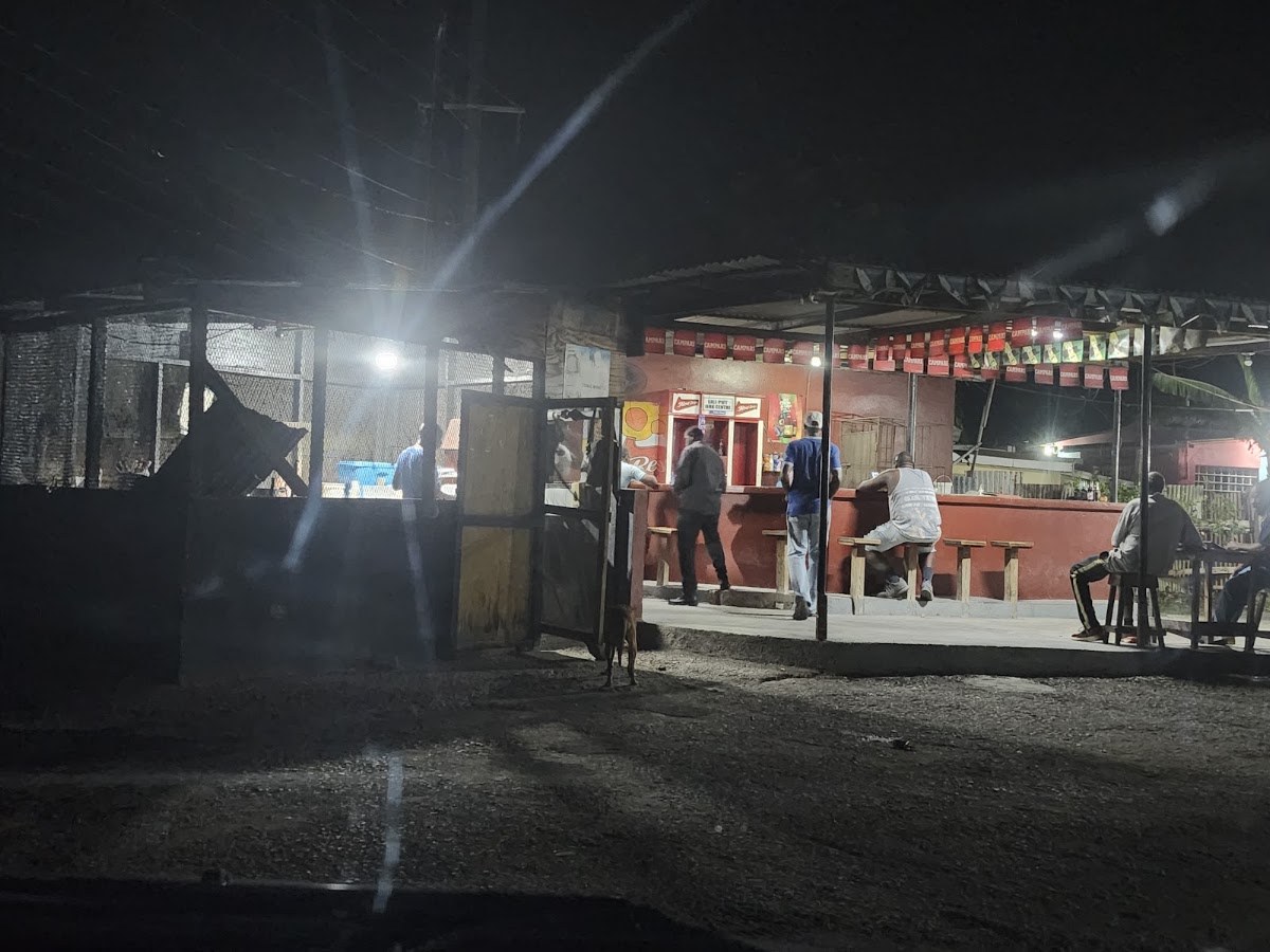 Lilliput Jerk Centre photo 1