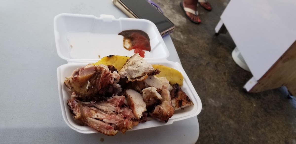Lilliput Jerk Centre photo 2