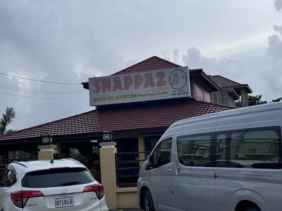 SNAPPAZ Seafood Grill and Sport Bar — St. James