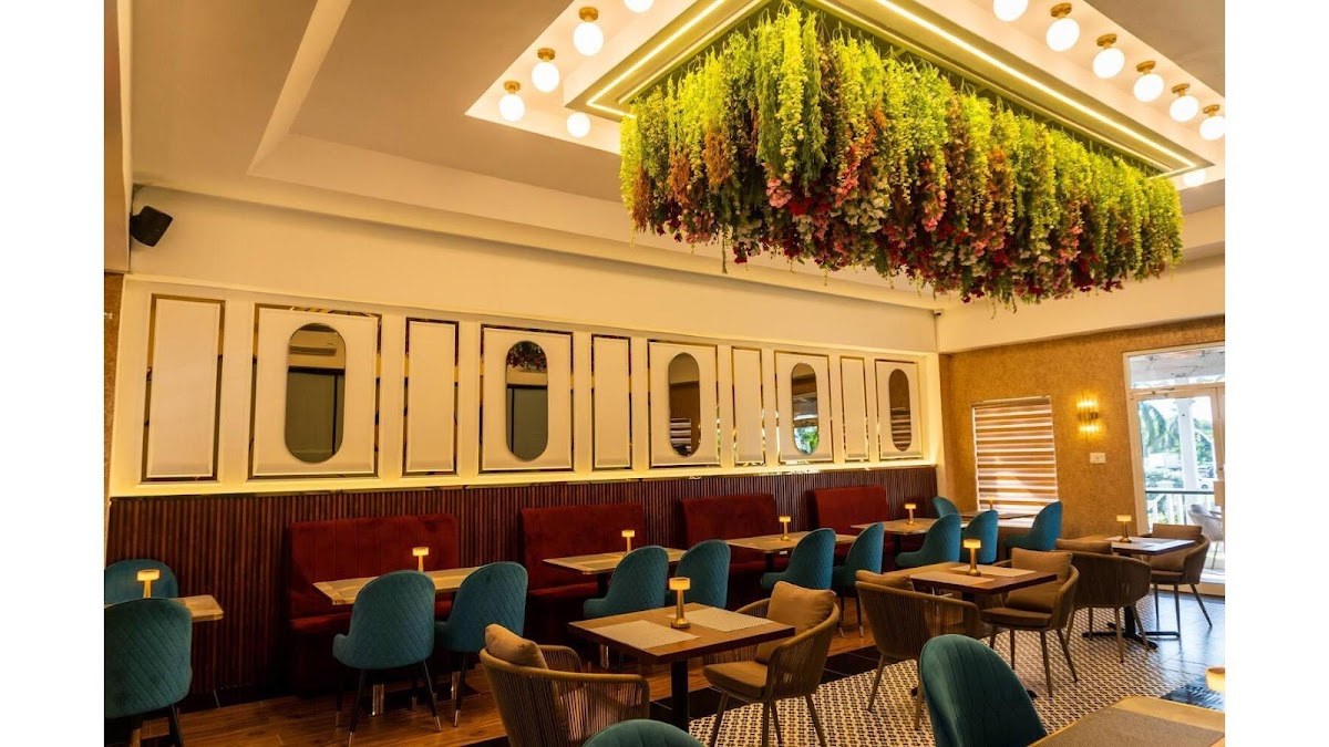 The Posh Table — St. James