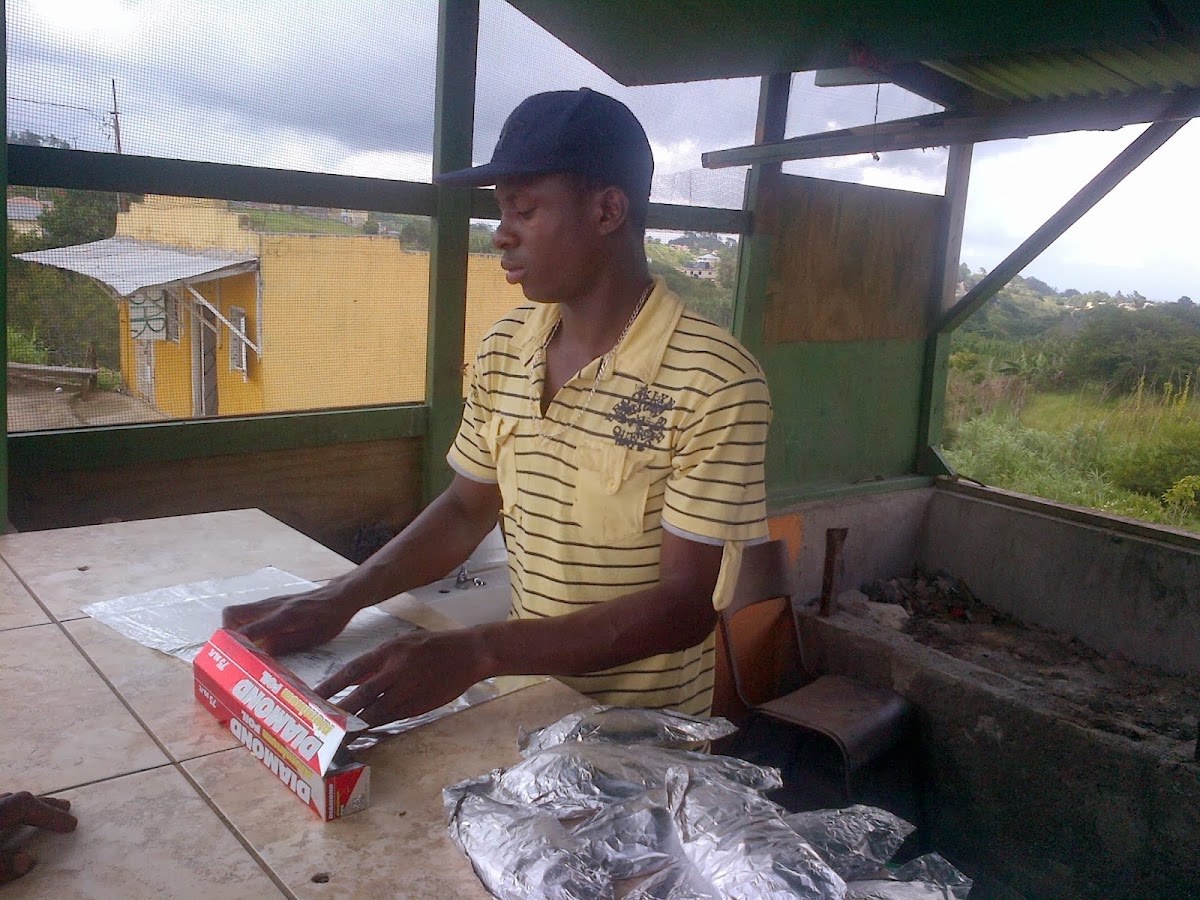 Warren's Bar and Jerk Centre — Trelawny