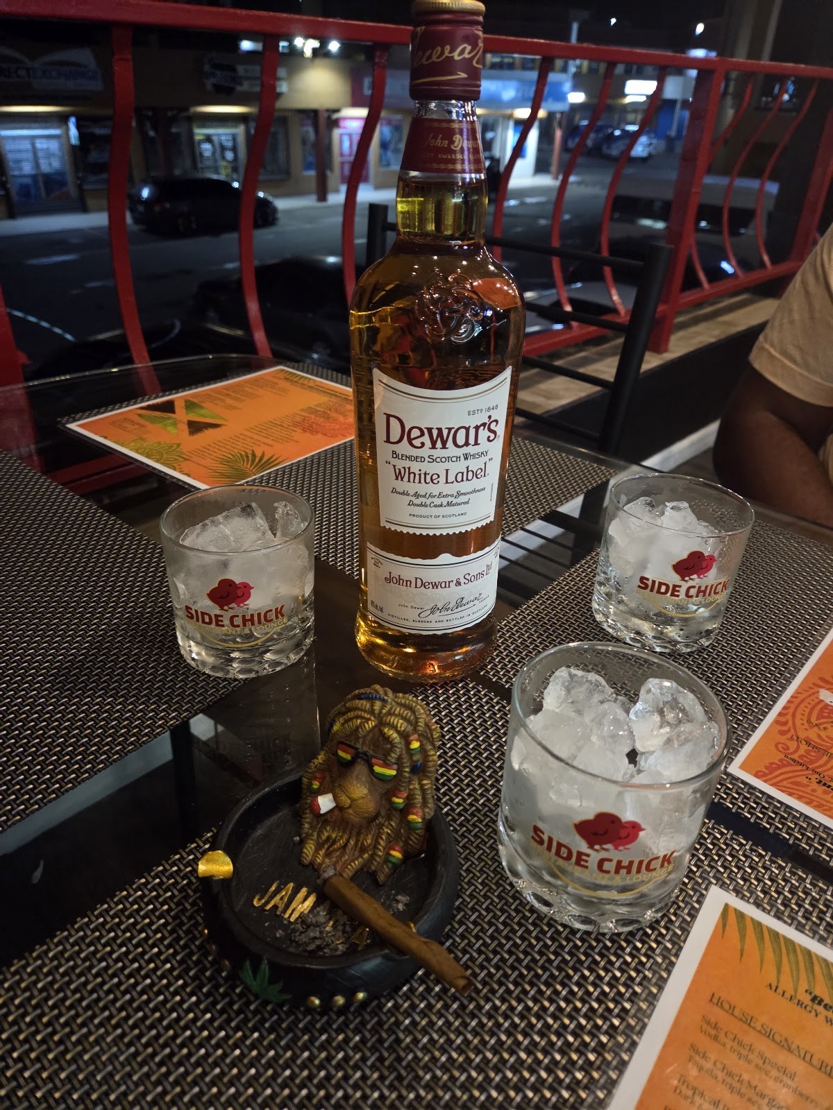 Side Chick Restaurant & Lounge photo 2