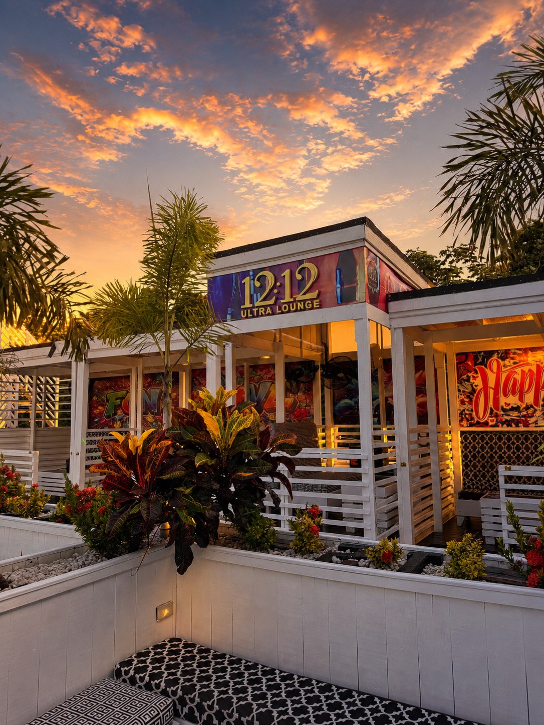 12 to 12 Day Lounge — St. Ann