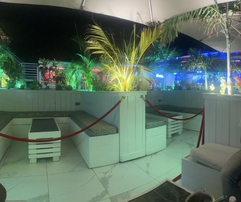 12 to 12 Day Lounge photo 3