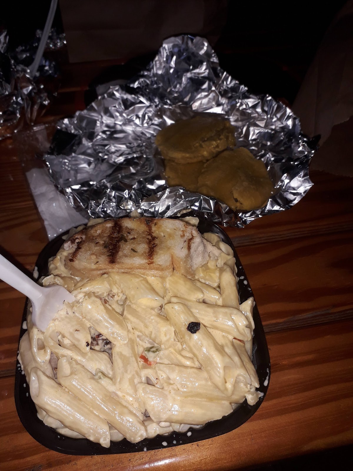 Escape 24/7 Portmore Bar & Jerk Center photo 2