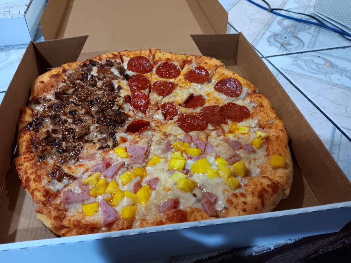 Delly's Brick Oven Pizza Restaurant photo 2