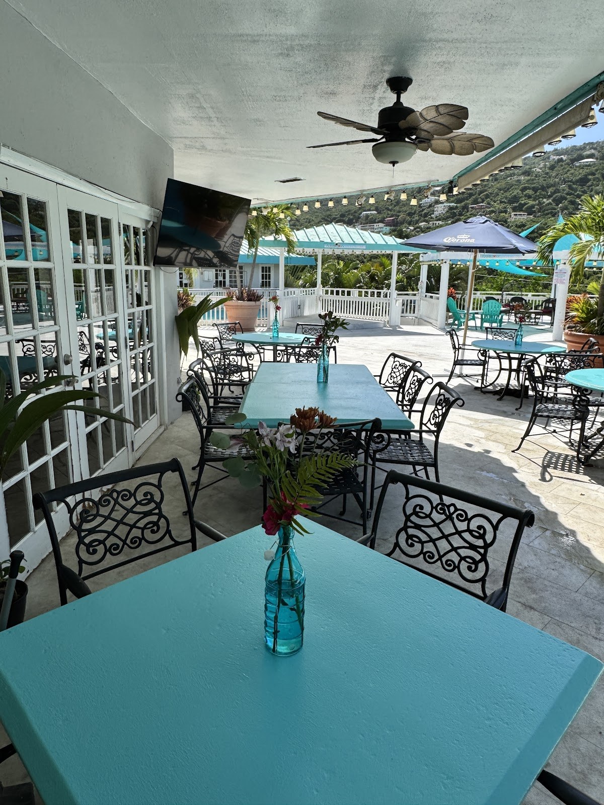 Irie Vybz Bar & Restaurant — St. Thomas