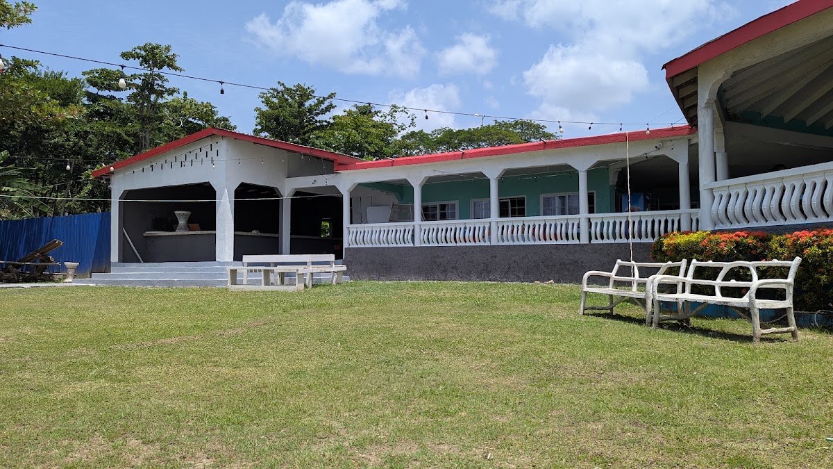 The Roxborough Bar and Restaurant photo 2